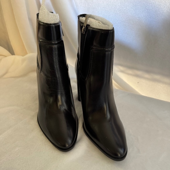 Vince Camuto Epandra Bootie - Picture 1 of 9